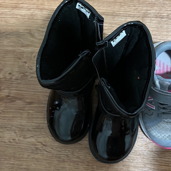 Toddler girls shoes set-Carters, Old Navy and New Balance - Picture 4 of 4